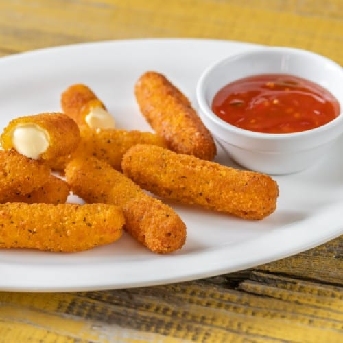 Mozzarella Sticks (7 Pieces).